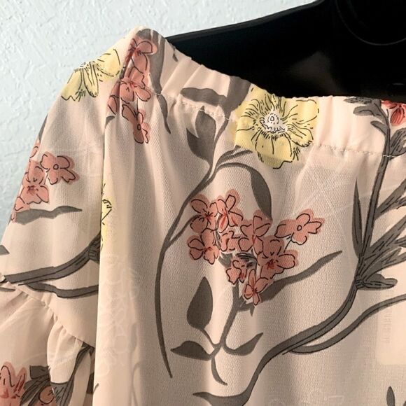 Entro Cream Multicolored Floral Off Shoulder Top Size small - Picture 10 of 12